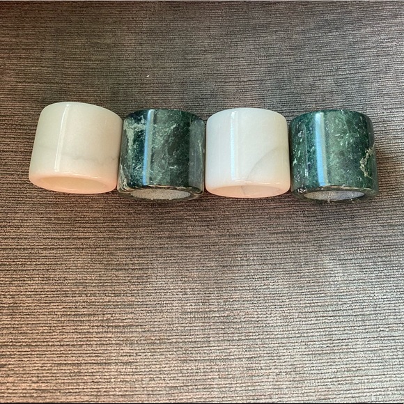 Vintage Set of Four Handmade Napkin Rings in White and Green Marble. - Picture 2 of 6